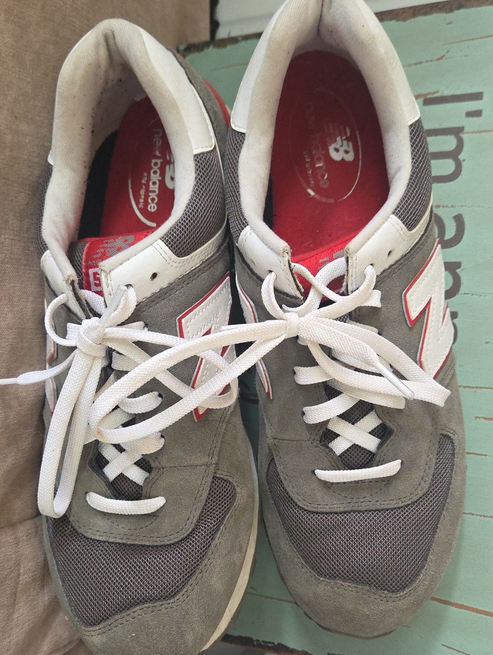 New Balance Men's Gray & Red Casual Sneakers sz 13 - Picture 7 of 10